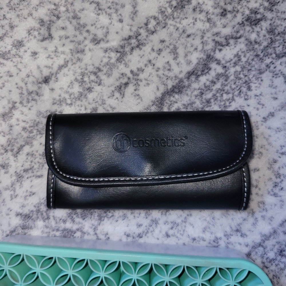 Cases For Brushes - Picture 5 of 5